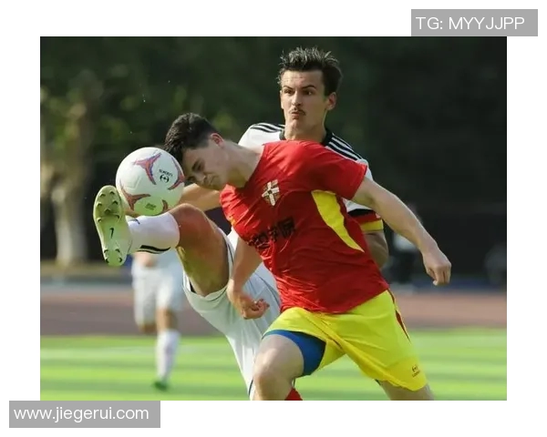 足球明星的风采展现了多少激情与梦想的交织与辉煌时刻