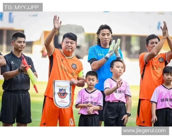 香港足球明星队齐聚奇瑞共庆友谊赛展现球技与激情